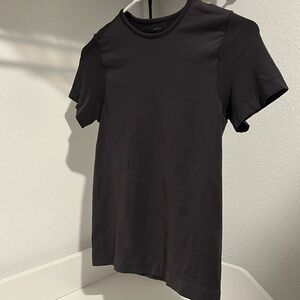 Skims basic black tee